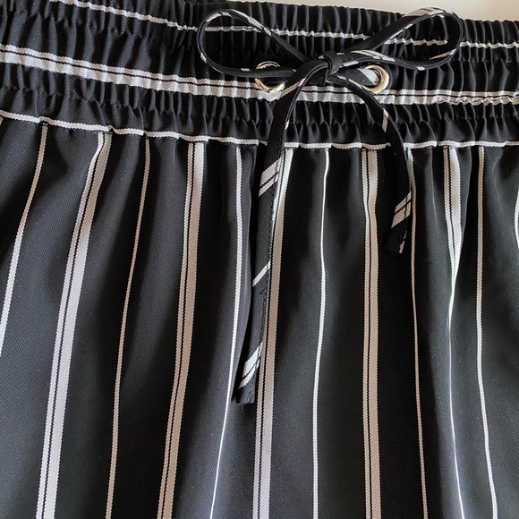 NWOT Dynamite Striped Stretchy Skirt size small - Picture 2 of 7